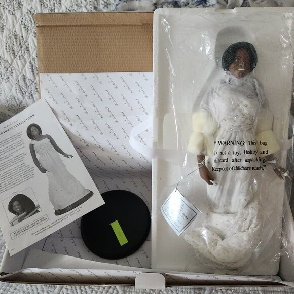 The Michelle Obama Inaugural Ball Porcelain Doll NIB The Danbury Mint 2009 White - Picture 2 of 11